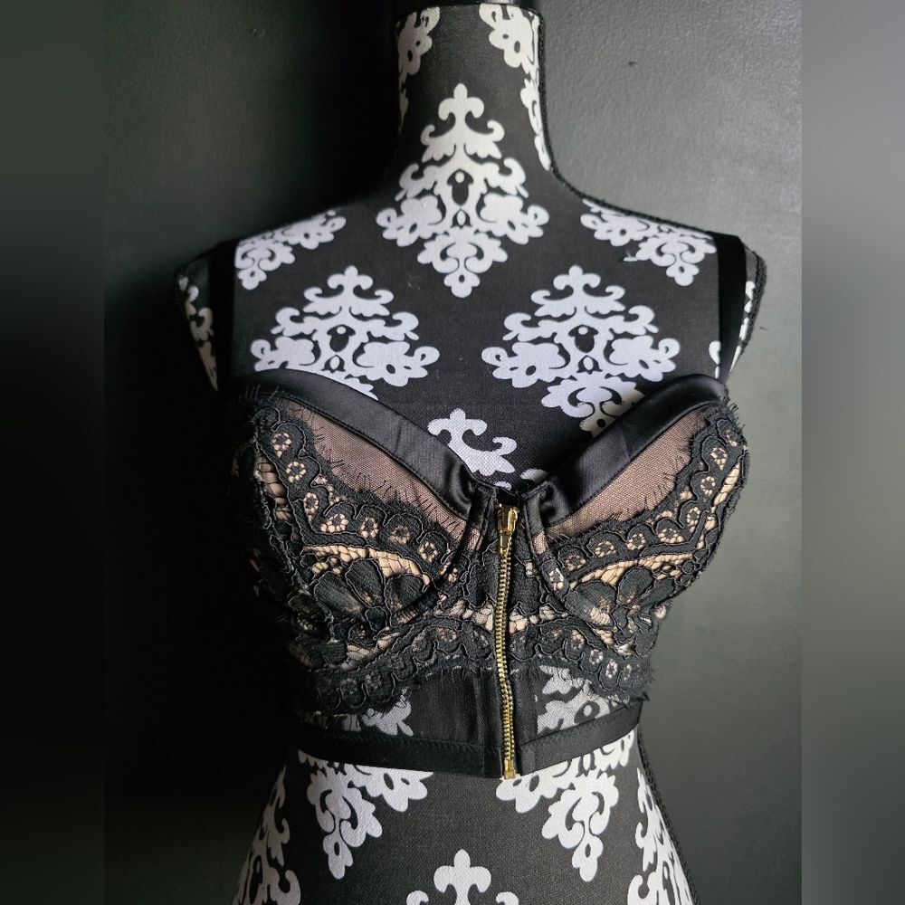 Victoria’s Secret Bustier Corset Lined Demi Nude Black 32DD Bra